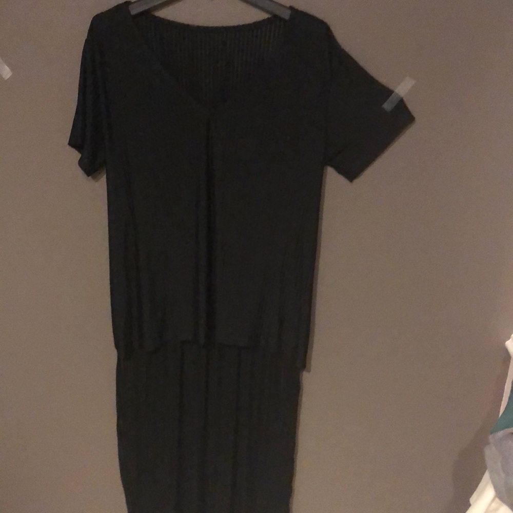 Black hi-lo shirt